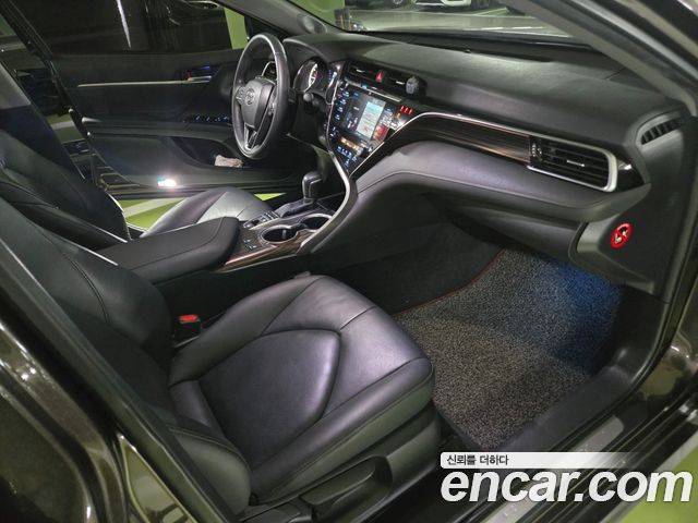 Toyota Camry (XV70) 2.5 XLE Hybrid 2018 — фото 18