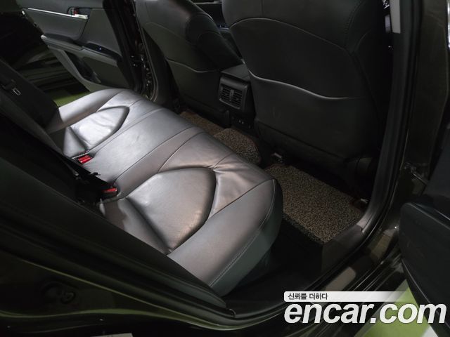 Toyota Camry (XV70) 2.5 XLE Hybrid 2018 — фото 19