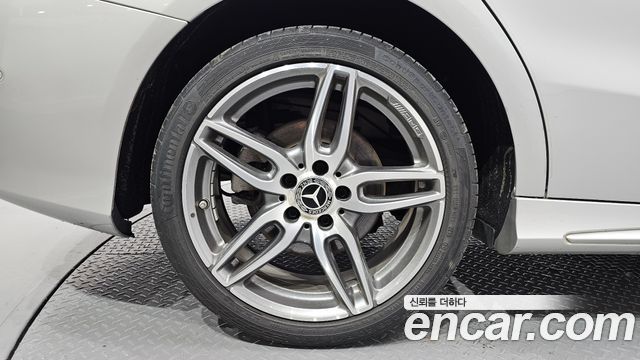 Mercedes-Benz CLA-Class (C117) CLA220 AMG Line 2019 — фото 5