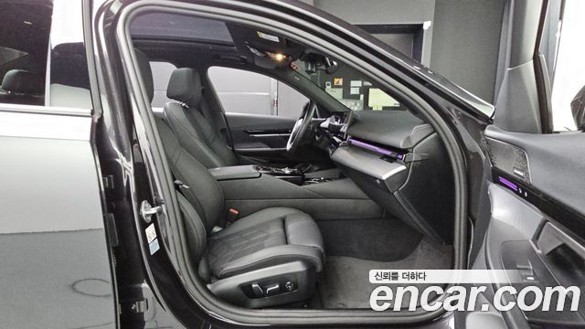 BMW 5 Series (G60) 520i M Sport 2024 — фото 12
