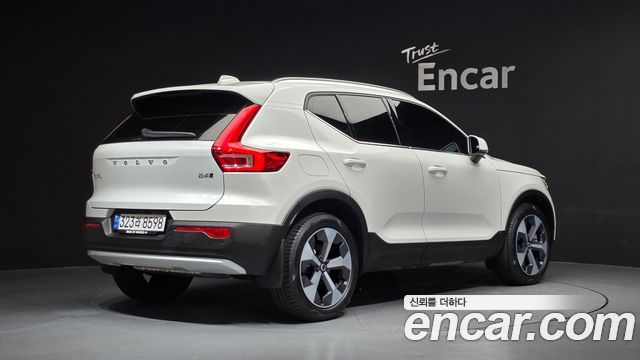 Volvo XC40 B4 Ultimate Bright 2023 — фото 2