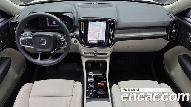 Volvo XC40 B4 Ultimate Bright 2023 — фото 7