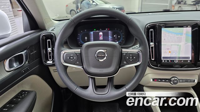Volvo XC40 B4 Ultimate Bright 2023 — фото 14
