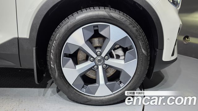 Volvo XC40 B4 Ultimate Bright 2023 — фото 21
