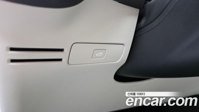 Volvo XC40 B4 Ultimate Bright 2023 — фото 28