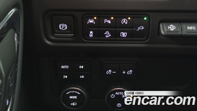 Chevrolet Tahoe 6.2 Dark Knight 4WD 2022 — фото 31