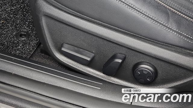 Genesis G70 Gasoline 3.3T 4WD 2021 — фото 31