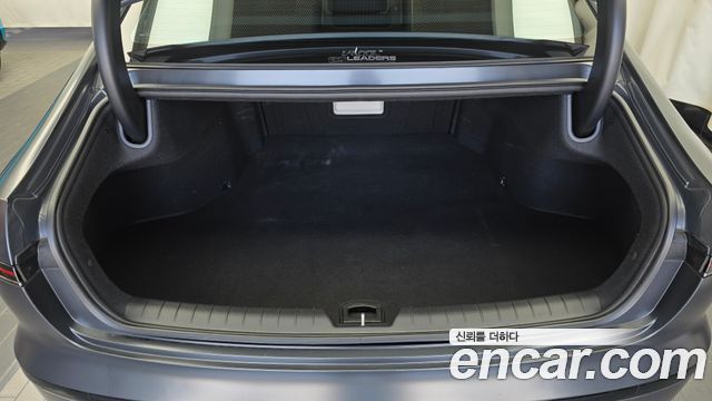 Hyundai Grandeur (GN7) 3,5 Gasoline 4WD Calligraphy 2023 — фото 17