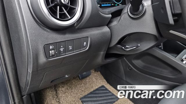 Hyundai Kona Gasoline 2.0 2WD Inspiration 2022 — фото 17