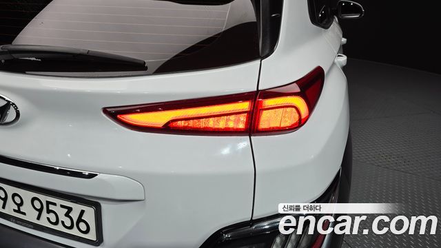 Hyundai Kona Hybrid Inspiration 2023 — фото 23