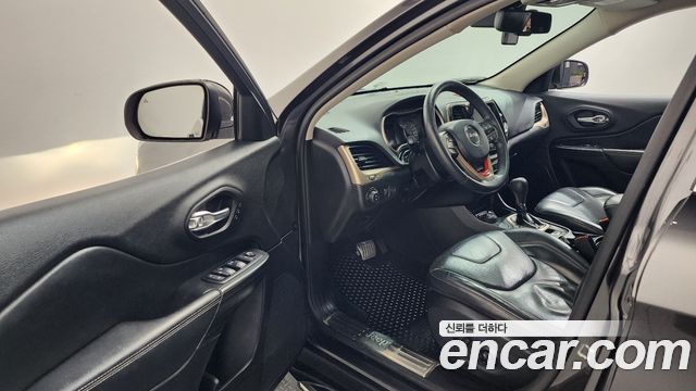 Jeep Cherokee (KL) 2.0 Diesel LIMITED 4WD 2015 — фото 10