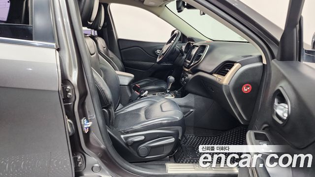 Jeep Cherokee (KL) 2.0 Diesel LIMITED 4WD 2015 — фото 11