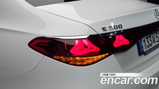 Mercedes-Benz E-Class (W214) E300 4MATIC AMG Line 2025 — фото 23