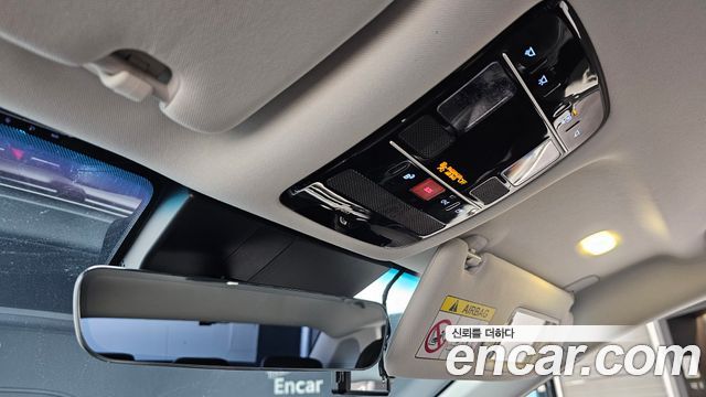 Hyundai Grandeur (GN7) 2,5 Gasoline 2WD Premium 2023 — фото 19
