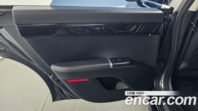 Hyundai Grandeur (GN7) 2,5 Gasoline 2WD Premium 2023 — фото 25