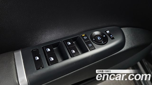 Hyundai Grandeur (GN7) 2,5 Gasoline 2WD Premium 2023 — фото 27