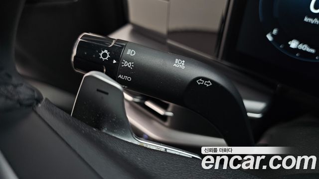 Hyundai Grandeur (GN7) 2,5 Gasoline 2WD Premium 2023 — фото 30