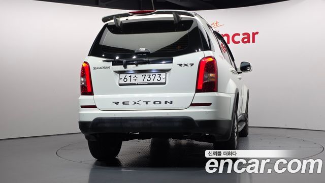 KG Mobility (SsangYong) Rexton W 2.0 4WD RX7 Prestige 2014 — фото 4
