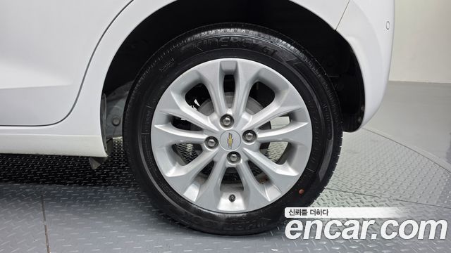 Chevrolet Spark Premier 2020 — фото 21