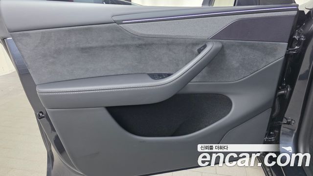 Tesla Model Y Premium Long Range AWD 2026 — фото 24