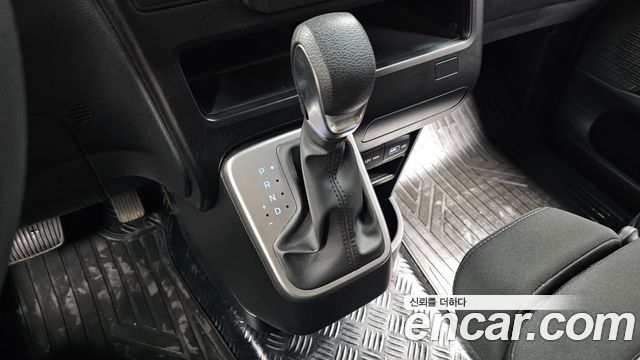 Hyundai Staria Tourer 11-Seater Smart 2023 — фото 9