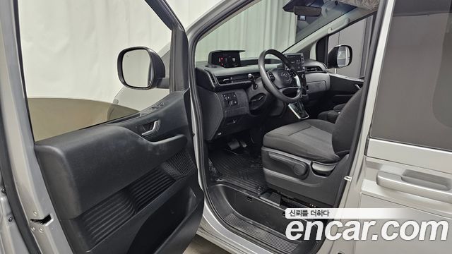 Hyundai Staria Tourer 11-Seater Smart 2023 — фото 10