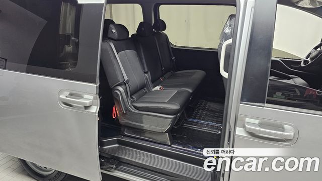 Hyundai Staria Tourer 11-Seater Smart 2023 — фото 11