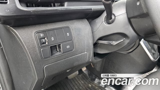 Hyundai Staria Tourer 11-Seater Smart 2023 — фото 20