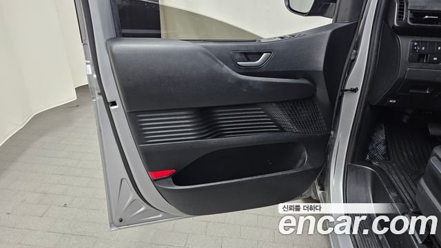 Hyundai Staria Tourer 11-Seater Smart 2023 — фото 24
