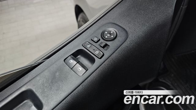 Hyundai Staria Tourer 11-Seater Smart 2023 — фото 28