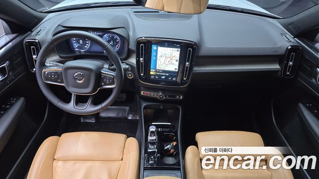 Volvo XC40 B4 Inscription 2022 — фото 7