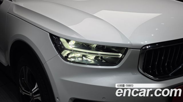 Volvo XC40 B4 Inscription 2022 — фото 22