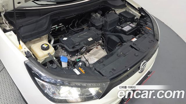 KG Mobility (SsangYong) Tivoli LX 2WD HI-DLX 2015 — фото 6