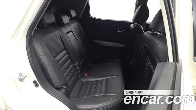 KG Mobility (SsangYong) Tivoli LX 2WD HI-DLX 2015 — фото 11