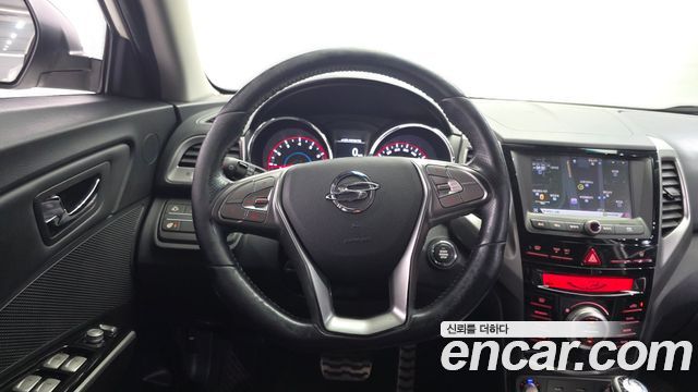 KG Mobility (SsangYong) Tivoli LX 2WD HI-DLX 2015 — фото 13