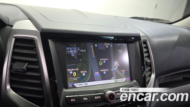 KG Mobility (SsangYong) Tivoli LX 2WD HI-DLX 2015 — фото 15