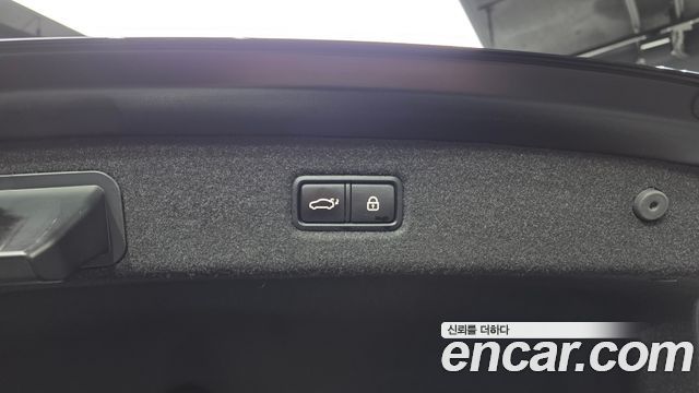 Genesis EQ900 3.8 GDI AWD Premium Luxury 2016 — фото 17