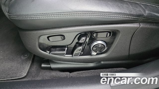 Genesis EQ900 3.8 GDI AWD Premium Luxury 2016 — фото 33