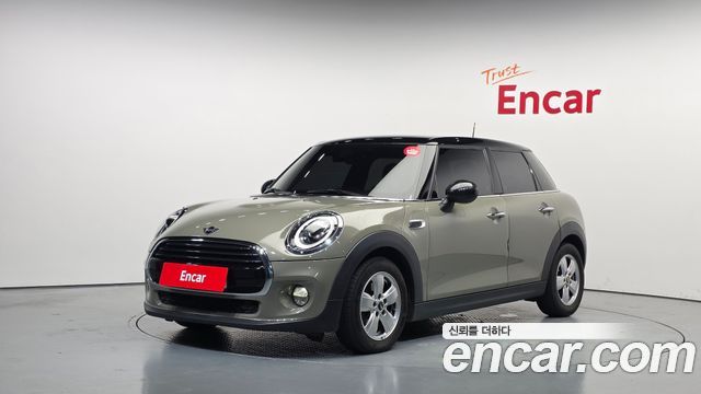 MINI Cooper 5Door Standard 3rd 2019 — фото 1