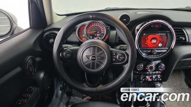 MINI Cooper 5Door Standard 3rd 2019 — фото 13