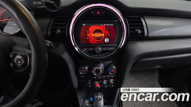 MINI Cooper 5Door Standard 3rd 2019 — фото 15