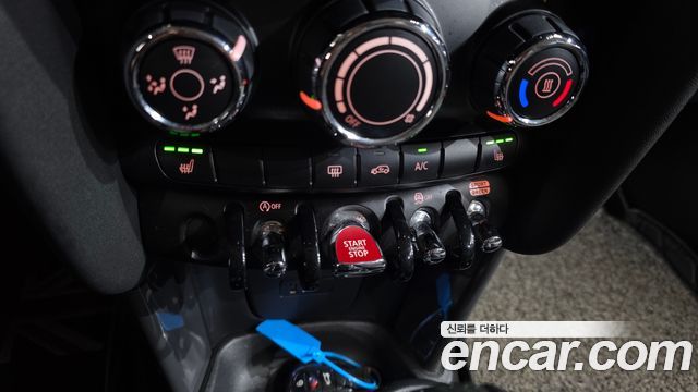 MINI Cooper 5Door Standard 3rd 2019 — фото 18