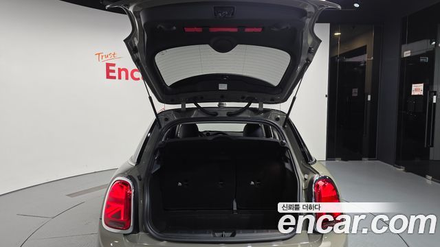 MINI Cooper 5Door Standard 3rd 2019 — фото 20