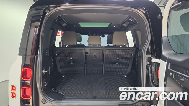 Land Rover Defender (L663) 110 D250 X-Dynamic SE 2025 — фото 10