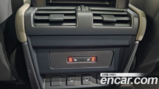 Land Rover Defender (L663) 110 D250 X-Dynamic SE 2025 — фото 18