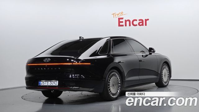 Hyundai Grandeur Hybrid (GN7) Calligraphy 2023 — фото 2