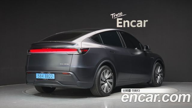 Tesla Model Y Long Range AWD 2025 — фото 2