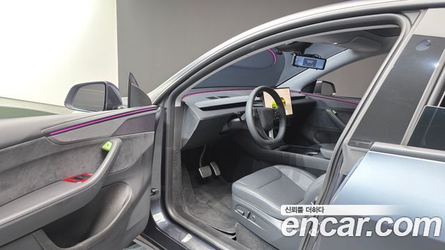 Tesla Model Y Long Range AWD 2025 — фото 10