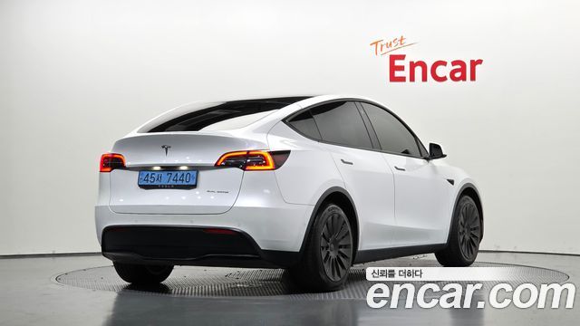 Tesla Model Y Long Range AWD 2021 — фото 2