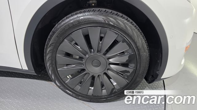 Tesla Model Y Long Range AWD 2021 — фото 21